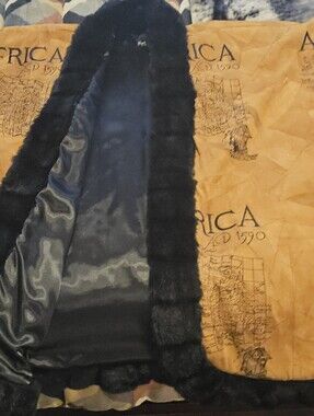 Black Women's  Faux Fur Trim Cape .